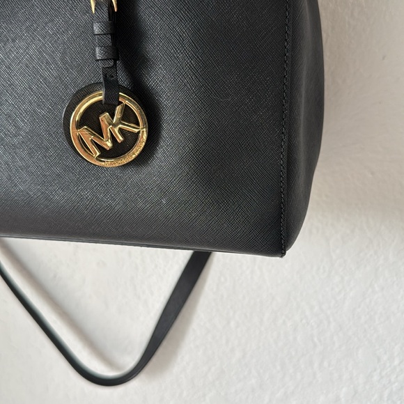 Michael Kors Jet Set Travel Tote - Picture 3 of 8